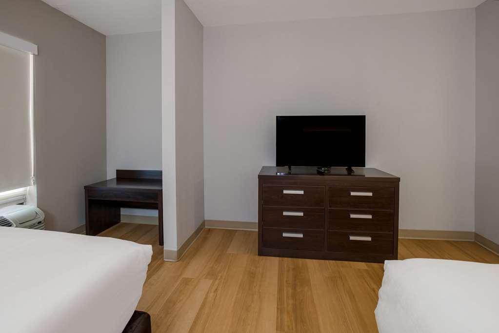 Quality Suites Lake Charles Downtown Exterior photo
