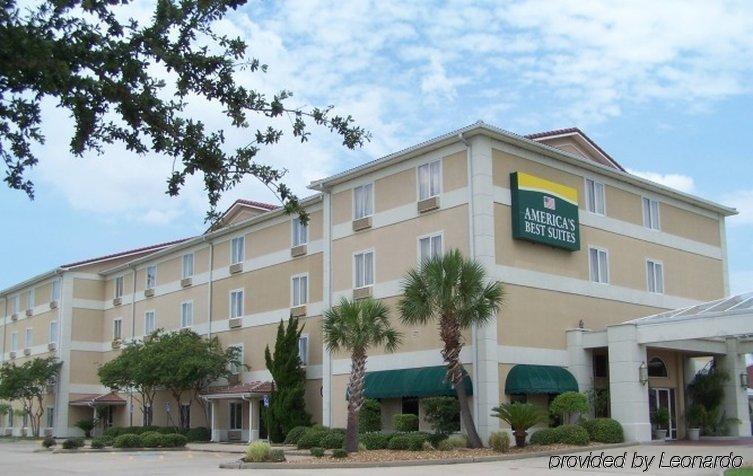 Quality Suites Lake Charles Downtown Exterior photo